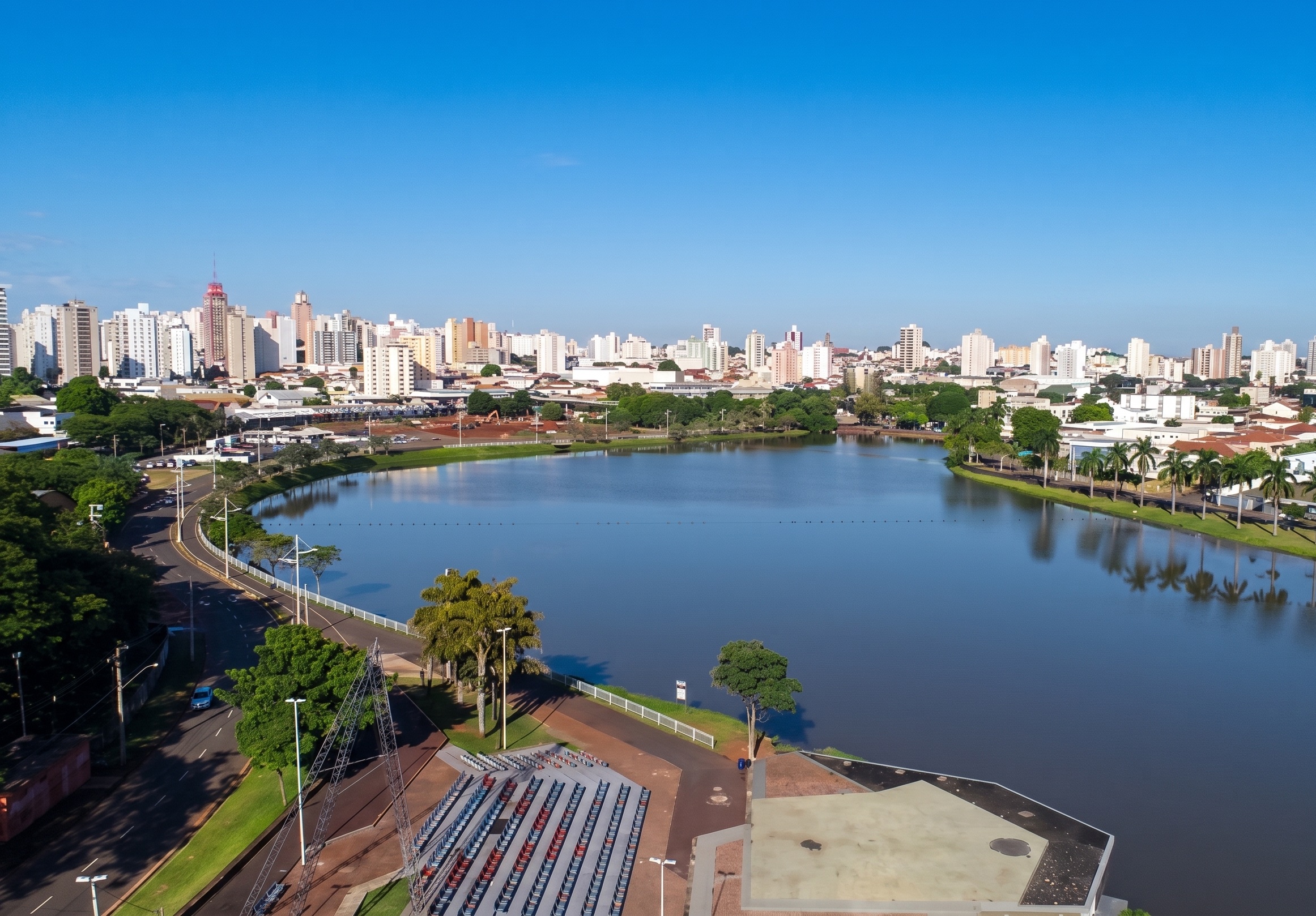 São José do Rio Preto · skyline and lake